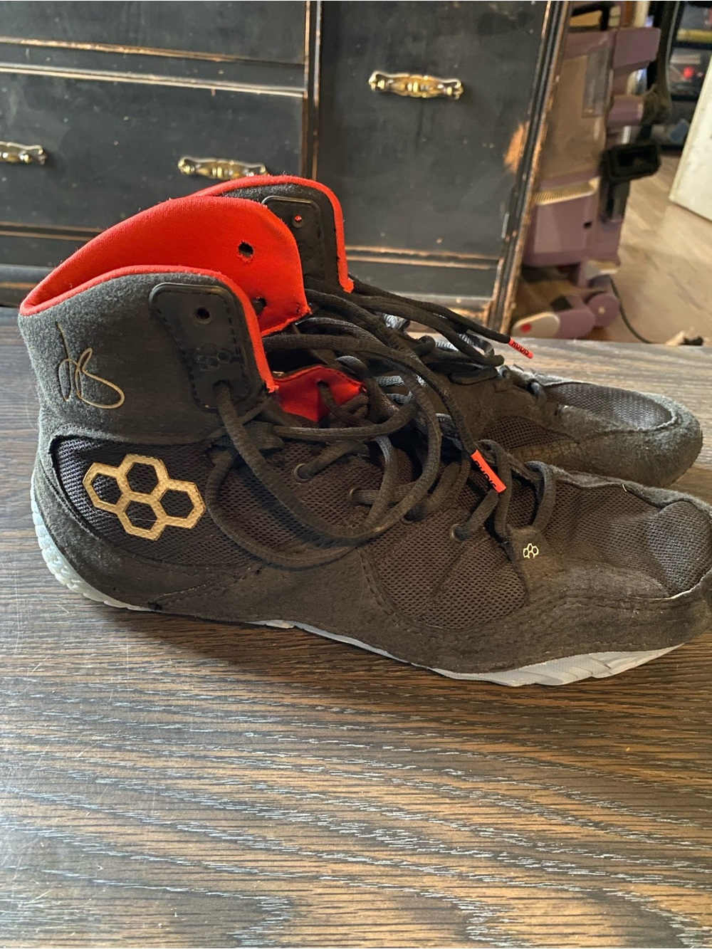 Wrestling shoes